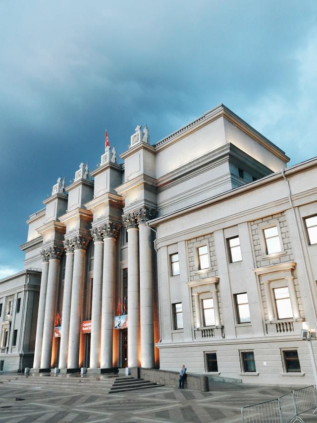 Площадь Куйбышева и Самарский театр оперы и балета (экстерьер) — Самара: Ветер Волги, Самара